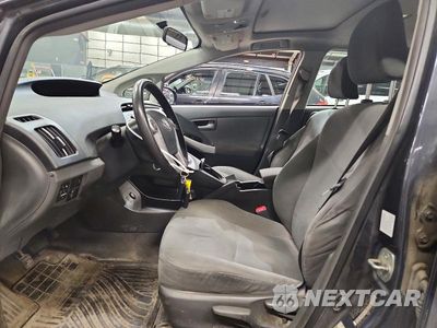 Zdjęcie 7 z 12 samochodu: 2011 TOYOTA PRIUS THREE VIN:JTDKN3DUXB1387159 - miniatura