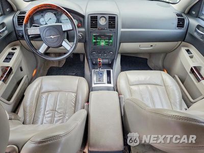 Zdjęcie 8 z 12 samochodu: 2006 CHRYSLER 300C VIN:2C3KA63H76H170603 - miniatura