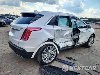 Trzecie zdjęcie samochodu z tyłu: 2017 CADILLAC XT5 PREMIUM LUXURY VIN:1GYKNERS0HZ104310 - miniatura