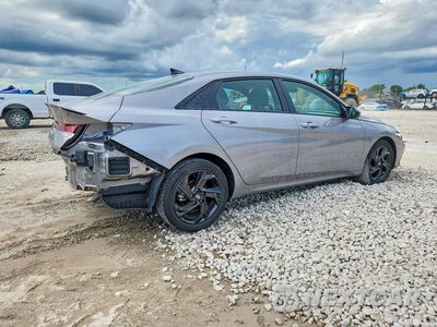 Trzecie zdjęcie samochodu z tyłu: 2026 HYUNDAI ELANTRA SEL SPORT VIN:KMHLM4DG8TU117995 - miniatura