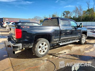 Trzecie zdjęcie samochodu z tyłu: 2017 CHEVROLET SILVERADO K2500 HEAVY DUTY LTZ VIN:1GC1KWEYXHF191516 - miniatura
