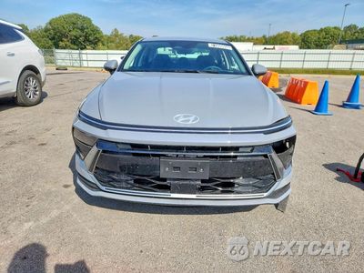 Piąte zdjęcie samochodu w środku: 2026 HYUNDAI SONATA HYBRID BLUE VIN:KMHL24JJ5TA167440 - miniatura