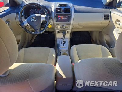 Zdjęcie 8 z 12 samochodu: 2013 TOYOTA COROLLA LE VIN:2T1BU4EE6DC027806 - miniatura