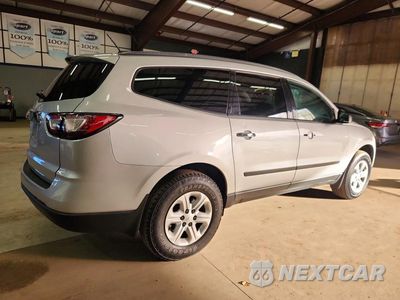 Trzecie zdjęcie samochodu z tyłu: 2017 CHEVROLET TRAVERSE LS VIN:1GNKRFED9HJ327216 - miniatura