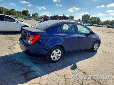 Trzecie zdjęcie samochodu z tyłu: 2013 CHEVROLET SONIC LS VIN:1G1JA5SH8D4115874 - miniatura