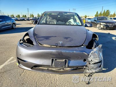 Piąte zdjęcie samochodu w środku: 2022 TESLA MODEL Y VIN:7SAYGDEEXNF551929 - miniatura