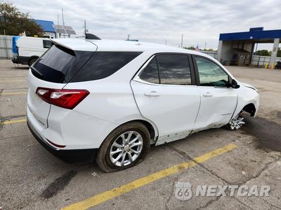 Trzecie zdjęcie samochodu z tyłu: 2021 CHEVROLET EQUINOX LT VIN:2GNAXUEV4M6104488 - miniatura