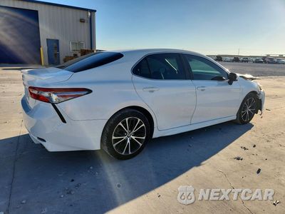 Trzecie zdjęcie samochodu z tyłu: 2018 TOYOTA CAMRY SE VIN:4T1B11HK6JU037299 - miniatura