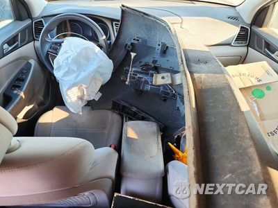 Zdjęcie 8 z 12 samochodu: 2016 HYUNDAI TUCSON SE VIN:KM8J3CA44GU144213 - miniatura