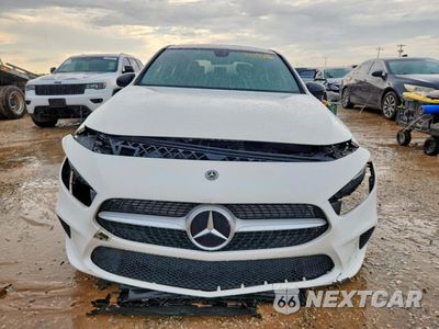 Piąte zdjęcie samochodu w środku: 2019 MERCEDES-BENZ A 220 VIN:WDD3G4EBXKW026119 - miniatura