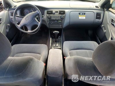 Zdjęcie 8 z 12 samochodu: 1999 HONDA ACCORD DX VIN:1HGCF8643XA157113 - miniatura