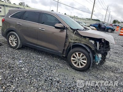 Czwarte zdjęcie samochodu z boku: 2019 KIA SORENTO LX VIN:5XYPGDA35KG563410 - miniatura