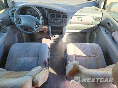 Zdjęcie 8 z 14 samochodu: 1999 TOYOTA SIENNA LE VIN:4T3ZF13C9XU111993 - miniatura