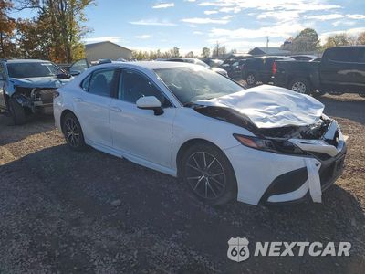 Czwarte zdjęcie samochodu z boku: 2021 TOYOTA CAMRY SE VIN:4T1G11BK2MU020311 - miniatura
