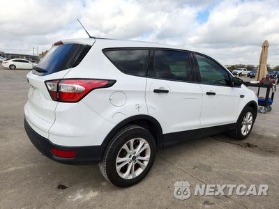Trzecie zdjęcie samochodu z tyłu: 2018 FORD ESCAPE S VIN:1FMCU0F79JUA17309 - miniatura