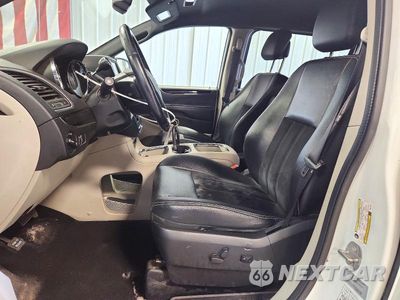 Zdjęcie 7 z 13 samochodu: 2017 DODGE GRAND CARAVAN SXT VIN:2C4RDGCG8HR677229 - miniatura