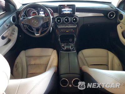 Zdjęcie 8 z 12 samochodu: 2015 MERCEDES-BENZ C 300 4MATIC VIN:55SWF4KB7FU021354 - miniatura