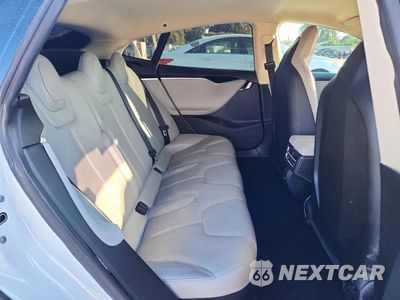 Zdjęcie 10 z 13 samochodu: 2014 TESLA MODEL S VIN:5YJSA1H11EFP48953 - miniatura