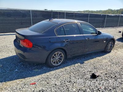 Trzecie zdjęcie samochodu z tyłu: 2010 BMW 328 XI SULEV VIN:WBAPK5C57AA652068 - miniatura