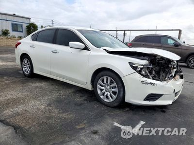Czwarte zdjęcie samochodu z boku: 2016 NISSAN ALTIMA 2.5 S VIN:1N4AL3AP3GN308274 - miniatura