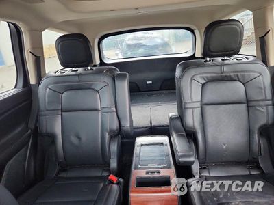 Zdjęcie 10 z 14 samochodu: 2023 LINCOLN AVIATOR RESERVE VIN:5LM5J7XC7PGL29025 - miniatura