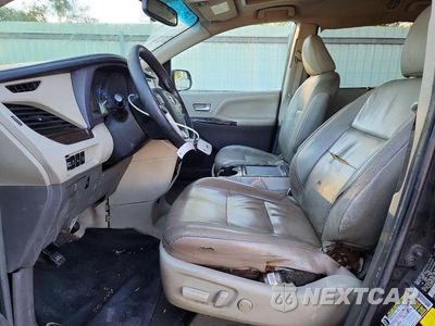 Zdjęcie 7 z 13 samochodu: 2017 TOYOTA SIENNA XLE 8-PASSENGER VIN:5TDYZ3DC0HS770769 - miniatura