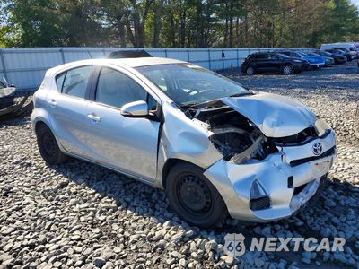 Czwarte zdjęcie samochodu z boku: 2012 TOYOTA PRIUS C ONE VIN:JTDKDTB38C1508107 - miniatura