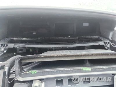 Zdjęcie 9 z 13 samochodu: 2015 TOYOTA PRIUS V FOUR VIN:JTDZN3EU4FJ035505 - miniatura