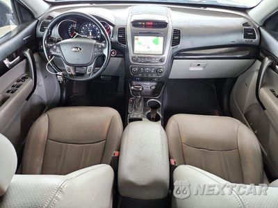 Zdjęcie 8 z 13 samochodu: 2014 KIA SORENTO SX VIN:5XYKWDA71EG432589 - miniatura