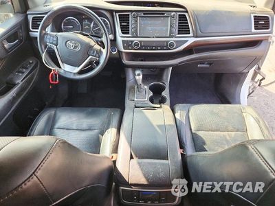 Zdjęcie 8 z 14 samochodu: 2015 TOYOTA HIGHLANDER HYBRID LIMITED VIN:5TDDCRFH6FS012802 - miniatura