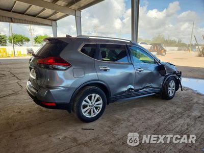 Trzecie zdjęcie samochodu z tyłu: 2018 NISSAN ROGUE S VIN:5N1AT2MT6JC827475 - miniatura