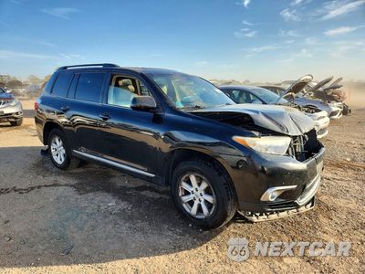 Czwarte zdjęcie samochodu z boku: 2011 TOYOTA HIGHLANDER BASE VIN:5TDBK3EHXBS090261 - miniatura