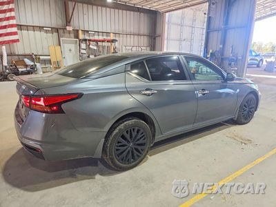 Trzecie zdjęcie samochodu z tyłu: 2025 NISSAN ALTIMA SV VIN:1N4BL4DW4SN409703 - miniatura
