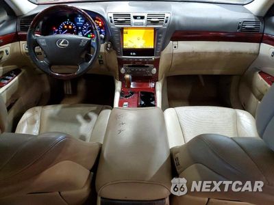 Zdjęcie 8 z 12 samochodu: 2010 LEXUS LS 460 VIN:JTHBL5EF9A5097129 - miniatura