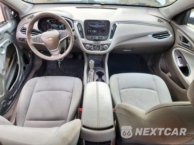 Zdjęcie 8 z 13 samochodu: 2017 CHEVROLET MALIBU LT VIN:1G1ZE5ST4HF112198 - miniatura