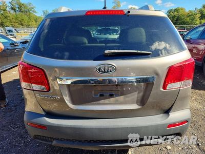 Zdjęcie 6 z 13 samochodu: 2013 KIA SORENTO LX VIN:5XYKT4A22DG323165 - miniatura
