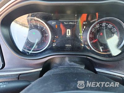 Zdjęcie 9 z 12 samochodu: 2018 DODGE CHALLENGER SXT VIN:2C3CDZAGXJH321918 - miniatura