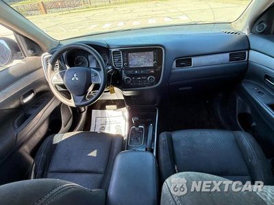 Zdjęcie 9 z 10 samochodu: 2018 MITSUBISHI OUTLANDER SE VIN:JA4AZ3A31JJ002138 - miniatura