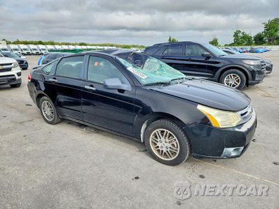 Czwarte zdjęcie samochodu z boku: 2011 FORD FOCUS SE VIN:1FAHP3FN9BW200402 - miniatura