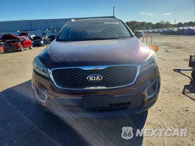 Piąte zdjęcie samochodu w środku: 2017 KIA SORENTO LX VIN:5XYPG4A31HG255644 - miniatura