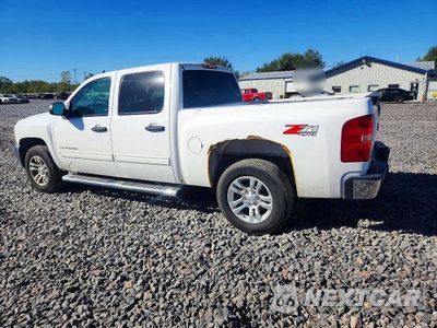 Drugie zdjęcie samochodu z przodu: 2013 CHEVROLET SILVERADO K1500 LT VIN:3GCPKSE76DG334058 - miniatura