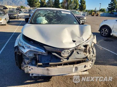 Piąte zdjęcie samochodu w środku: 2018 TOYOTA C-HR XLE VIN:NMTKHMBX1JR052026 - miniatura