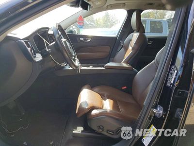 Zdjęcie 7 z 12 samochodu: 2019 VOLVO XC60 T5 MOMENTUM VIN:LYV102DK8KB197422 - miniatura