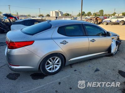 Trzecie zdjęcie samochodu z tyłu: 2011 KIA OPTIMA LX VIN:KNAGM4A7XB5147371 - miniatura