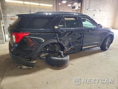 Trzecie zdjęcie samochodu z tyłu: 2022 FORD EXPLORER XLT VIN:1FMSK8DH1NGC09128 - miniatura