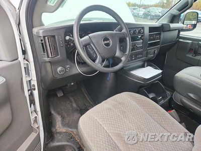 Zdjęcie 8 z 14 samochodu: 2018 GMC SAVANA 2500 CARGO DELIVERY VAN VIN:1GTW7AFP7J1309850 - miniatura