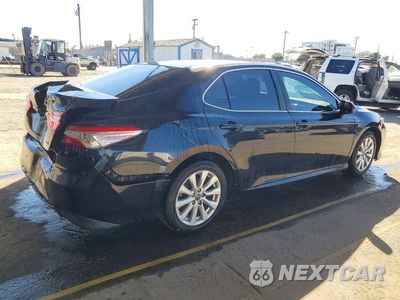 Trzecie zdjęcie samochodu z tyłu: 2018 TOYOTA CAMRY LE VIN:4T1B11HK5JU059553 - miniatura