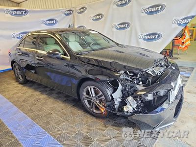 Czwarte zdjęcie samochodu z boku: 2020 MERCEDES-BENZ A 220 4MATIC VIN:W1K3G4FB2LJ210645 - miniatura