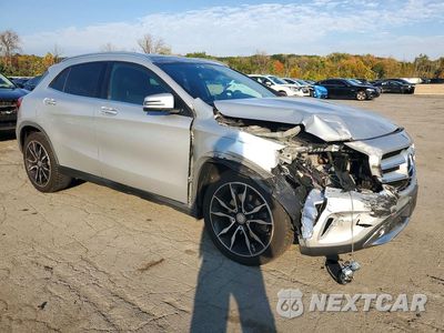 Czwarte zdjęcie samochodu z boku: 2017 MERCEDES-BENZ GLA 250 4MATIC VIN:WDCTG4GBXHJ359332 - miniatura