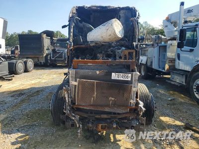 Piąte zdjęcie samochodu w środku: 2020 KENWORTH T680 SEMI TRUCK VIN:1XKYDP9X8LJ341083 - miniatura